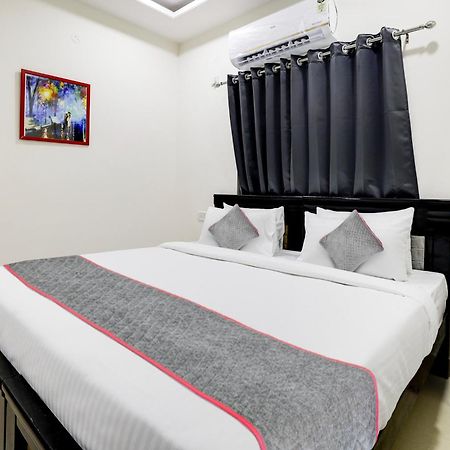 Super Townhouse De Alphabet Hotel Kukatpally Nexus Mall Хайдарабад Экстерьер фото