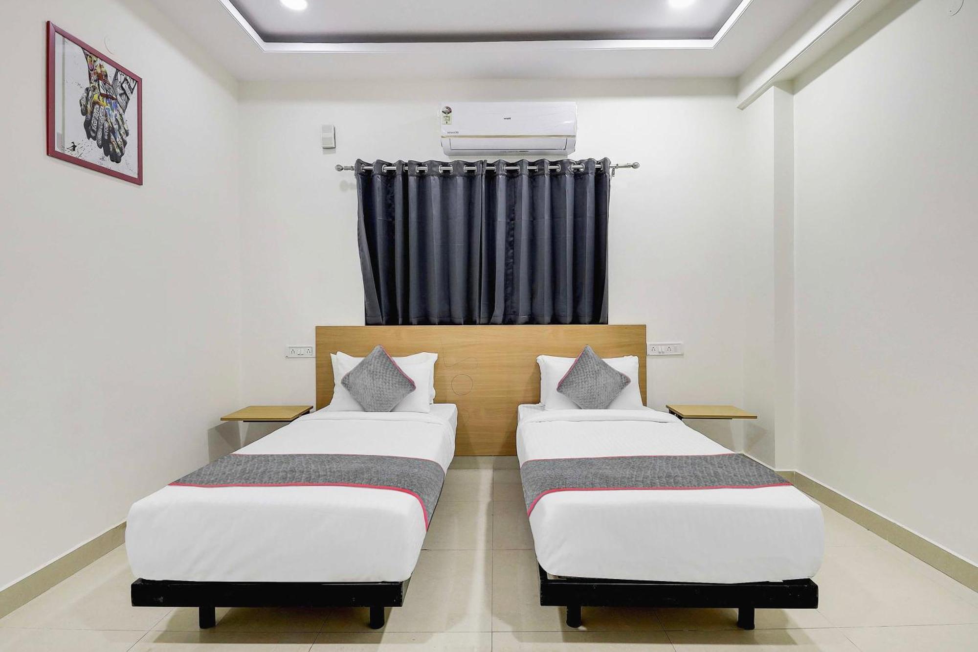 Super Townhouse De Alphabet Hotel Kukatpally Nexus Mall Хайдарабад Экстерьер фото